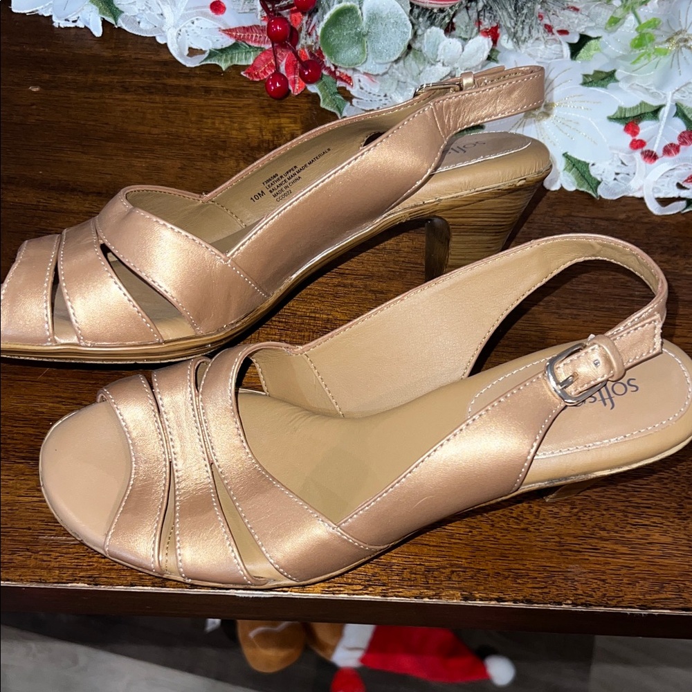 Softspots Women's Gold Strappy Heels